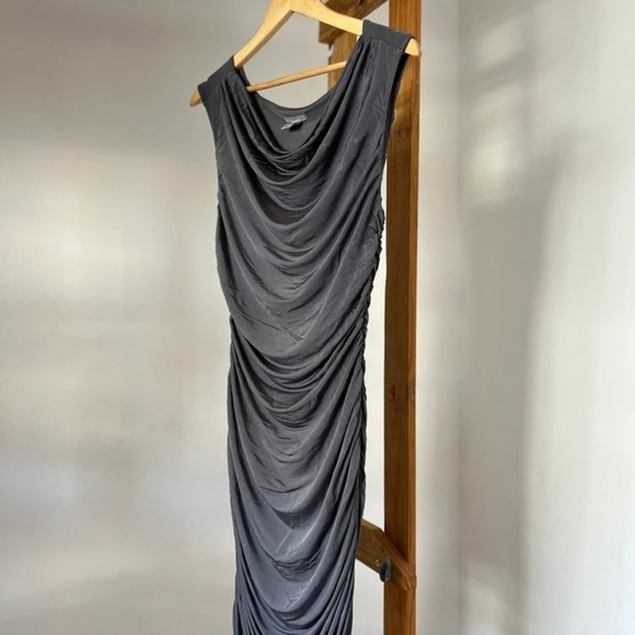 🔥 H&M Ruched Charcoal Gray Bodycon Dress – Size 12 - Picture 2 of 3